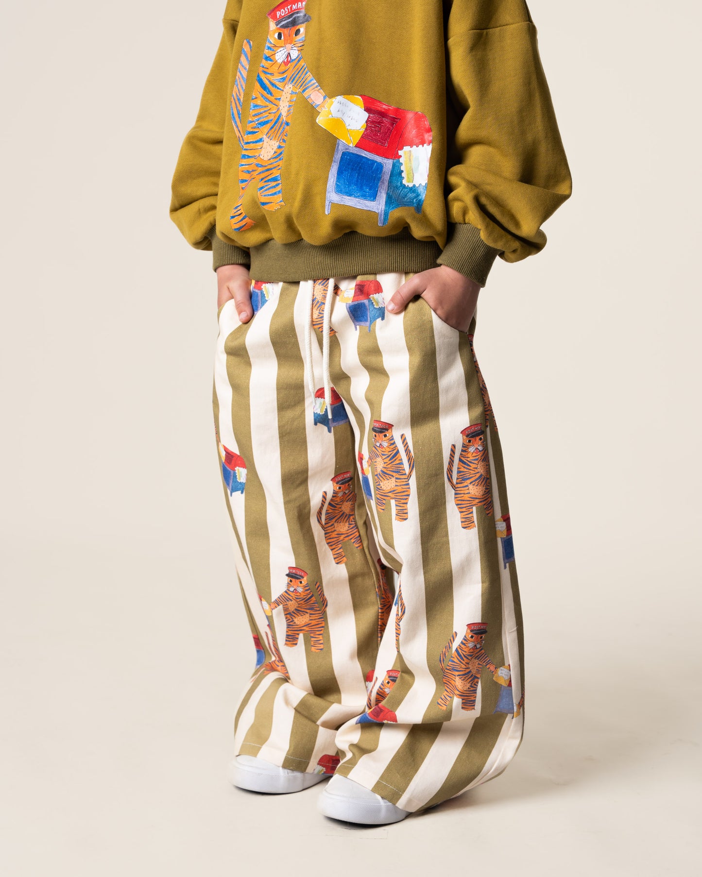 French Terry Pullover | Tiger the Postie